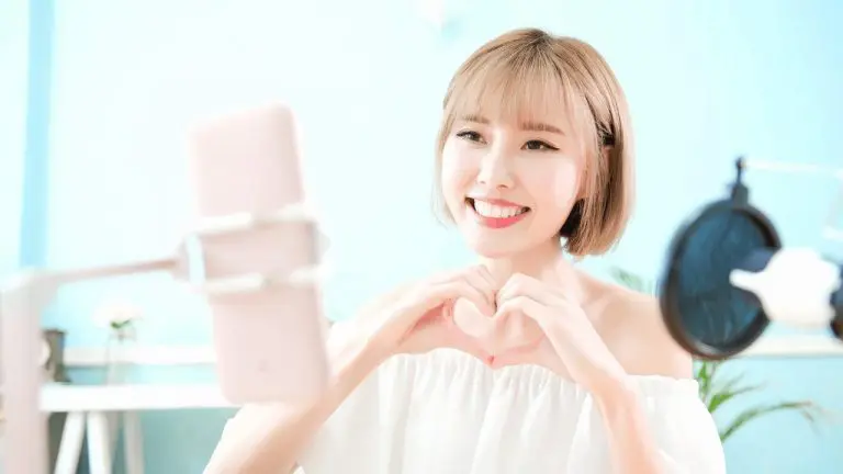 アットグループ At Group とは チャットレディの給料や評判 特徴を解説 恋のサプリ