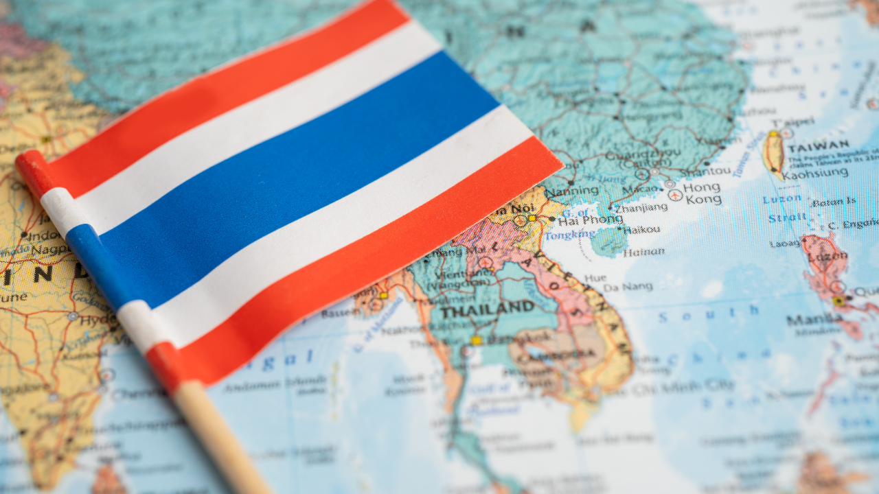 タイの国旗と世界地図
